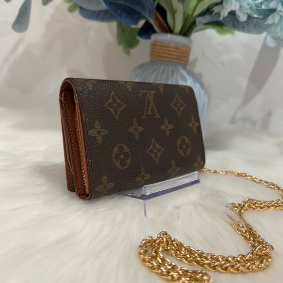 RA1916 | Louis Vuitton Tressor Wallet - Picture 5 of 15